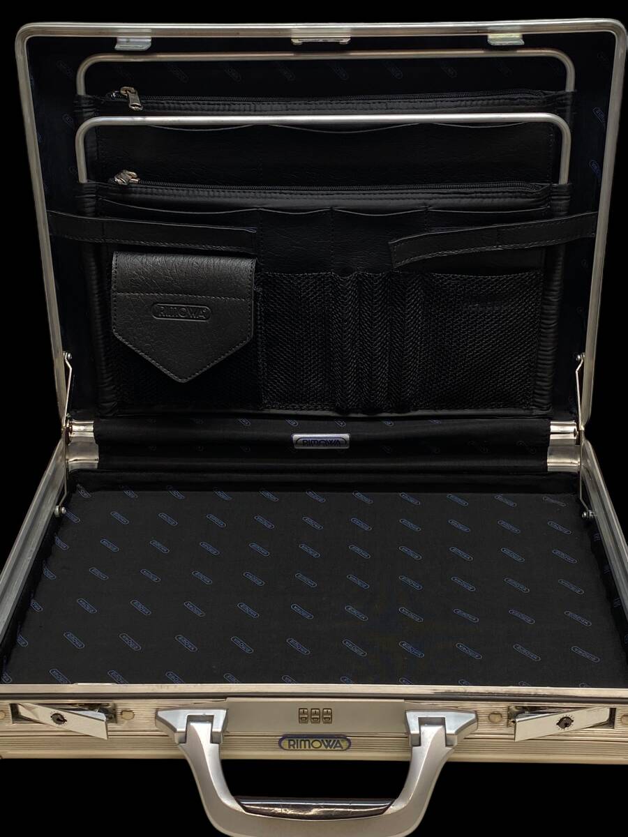 1977-1561 1円スタート ☆ 正規品 ☆ RIMOWA リモワ トパーズ 1977-1561 1円スタート ☆ 正規品 ☆ RIMOWA リモワ トパーズ