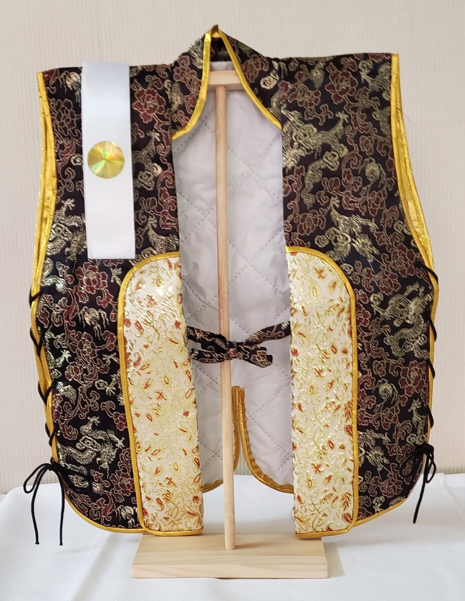 陣羽織?ハチマキ付☆木制スタンド付き D　端午の節(jié)句　五月人形　初節(jié)句　五月人形飾り　こどもの日　子供の日
