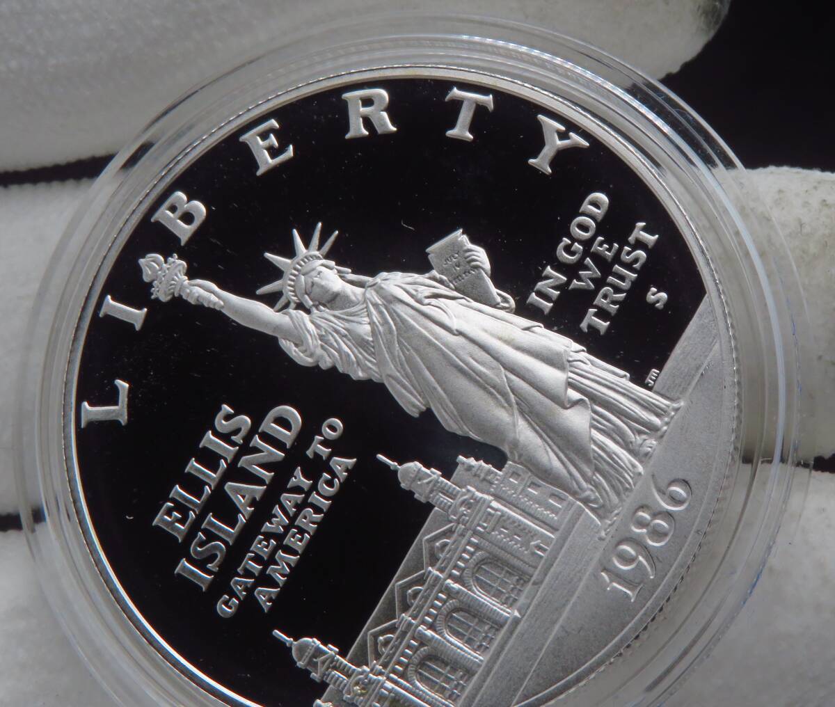 185、1986年 アメリカ ONE DOLLAR リバティ 約26.73g 自由の女神 185、1986年 アメリカ ONE DOLLAR リバティ 約26.73g 自由の女神