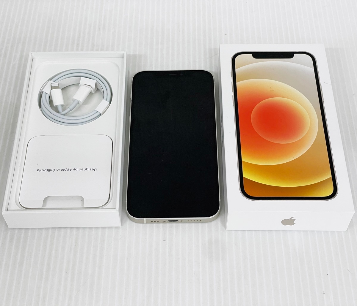 Apple iPhone12 64GB MGHP3J/A ホワイト docomo Model:A2402 6.1 Apple iPhone12 64GB MGHP3J/A ホワイト docomo Model:A2402 6.1