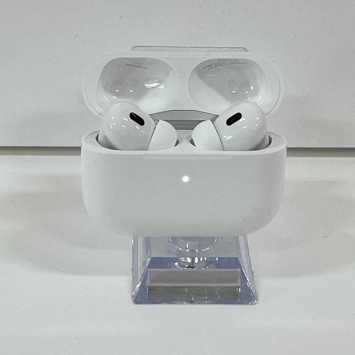 06w9731☆1円~ Apple AirPods Pro 第2世代 MagSafe充電ケース 06w9731☆1円~ Apple AirPods Pro 第2世代 MagSafe充電ケース