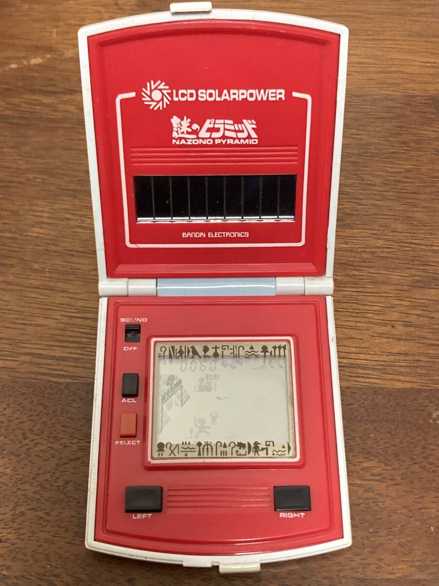 LCDゲーム 謎のピラミッド バンダイソーラーパワーシリーズ 電子 LCDゲーム 謎のピラミッド バンダイソーラーパワーシリーズ 電子
