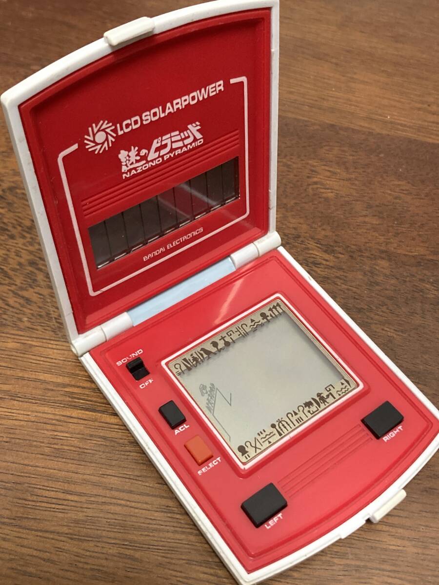 LCDゲーム 謎のピラミッド バンダイソーラーパワーシリーズ 電子 LCDゲーム 謎のピラミッド バンダイソーラーパワーシリーズ 電子