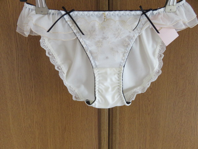 【新品】 tutu anna刺繍レースフリルショーツ　M　白系_画像3