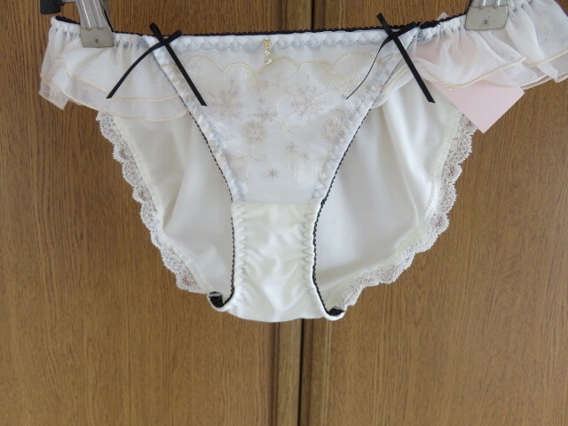 【新品】 tutu anna刺繍レースフリルショーツ　M　白系_画像5
