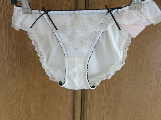 【新品】 tutu anna刺繍レースフリルショーツ　M　白系_画像7