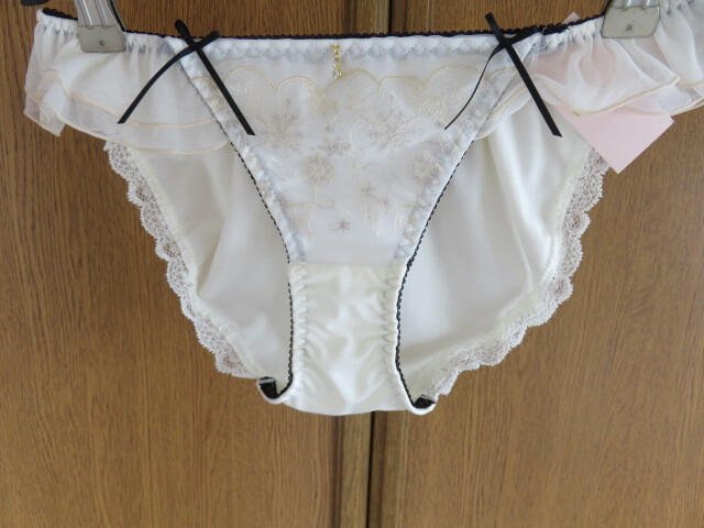 【新品】 tutu anna刺繍レースフリルショーツ　M　白系_画像8