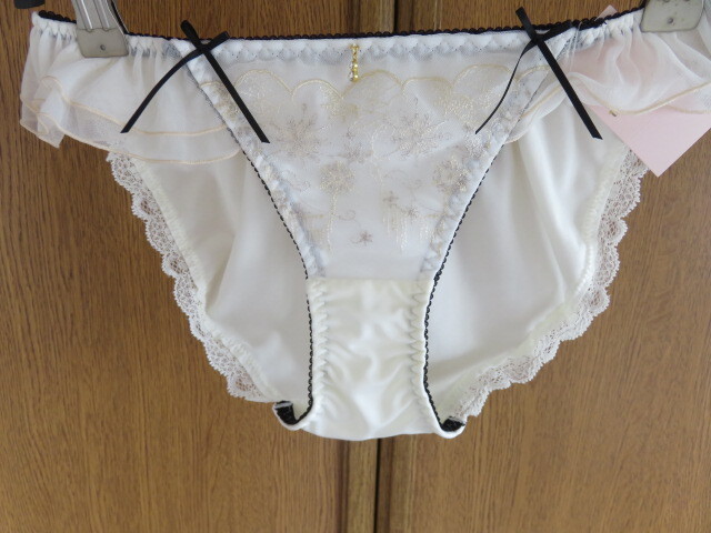 【新品】 tutu anna刺繍レースフリルショーツ　M　白系_画像9