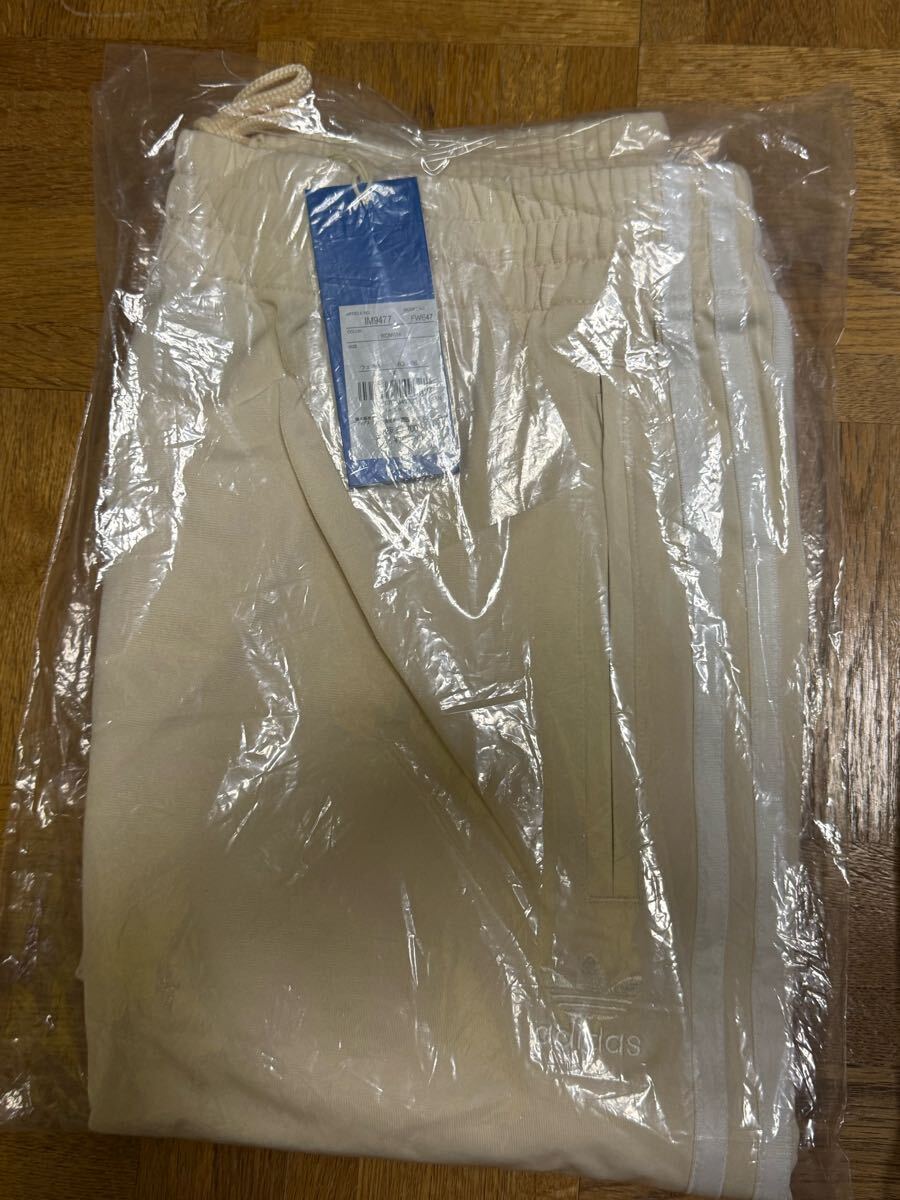 新品 XLsize アディダス 上下セット ジャージ トラック 新品 XLsize アディダス 上下セット ジャージ トラック