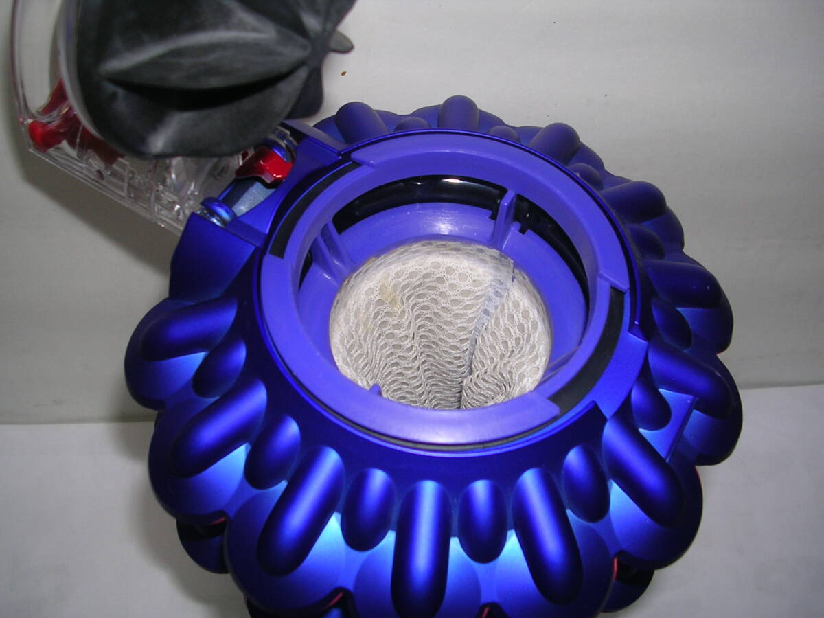 ◎◎サイクロンクリーナー【dyson ダイソン 掃除機 DC63 】最良 ◎◎サイクロンクリーナー【dyson ダイソン 掃除機 DC63 】最良