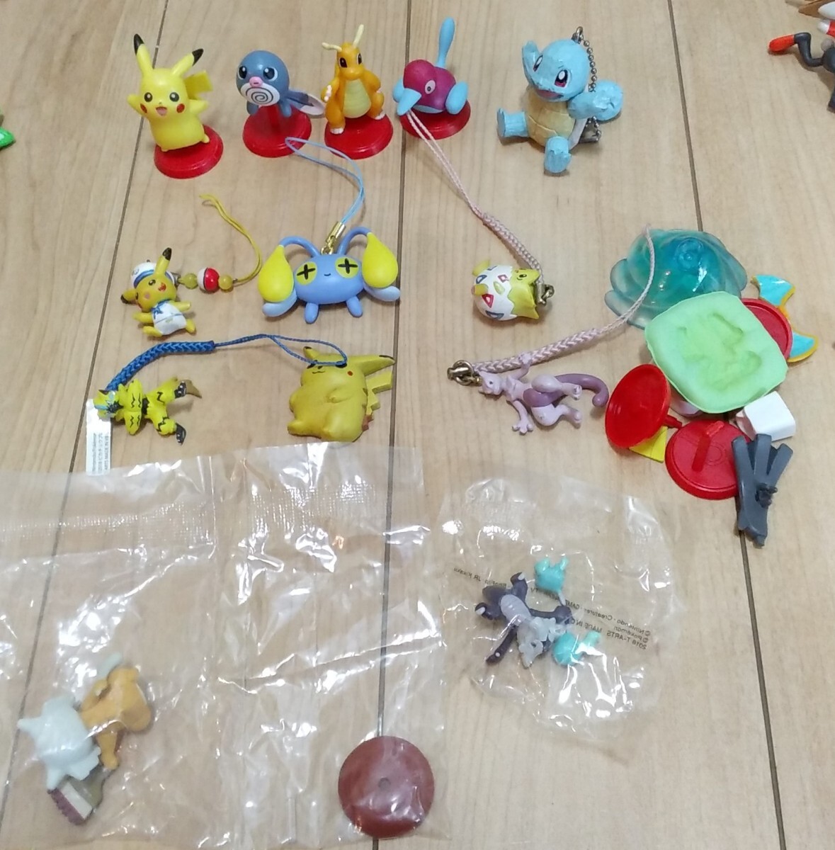 ポケモン モンコレフィギュアシリーズ約100体 食玩ピカチュウ ポケモン モンコレフィギュアシリーズ約100体 食玩ピカチュウ