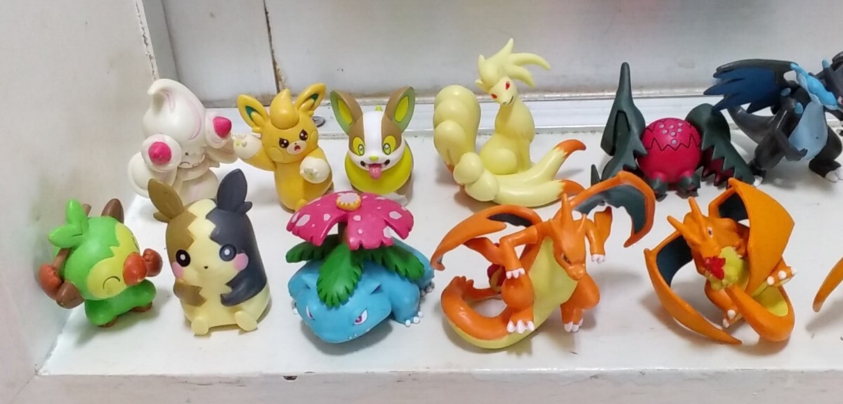 ポケモン モンコレフィギュアシリーズ約100体 食玩ピカチュウ ポケモン モンコレフィギュアシリーズ約100体 食玩ピカチュウ
