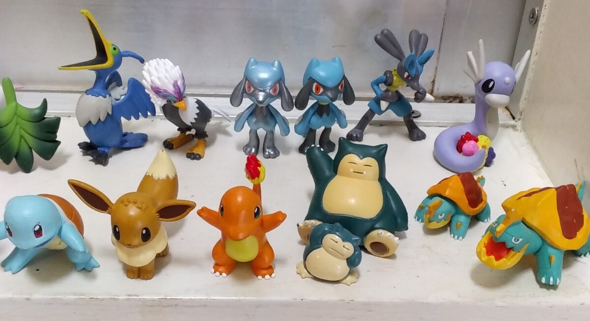 ポケモン モンコレフィギュアシリーズ約100体 食玩ピカチュウ ポケモン モンコレフィギュアシリーズ約100体 食玩ピカチュウ