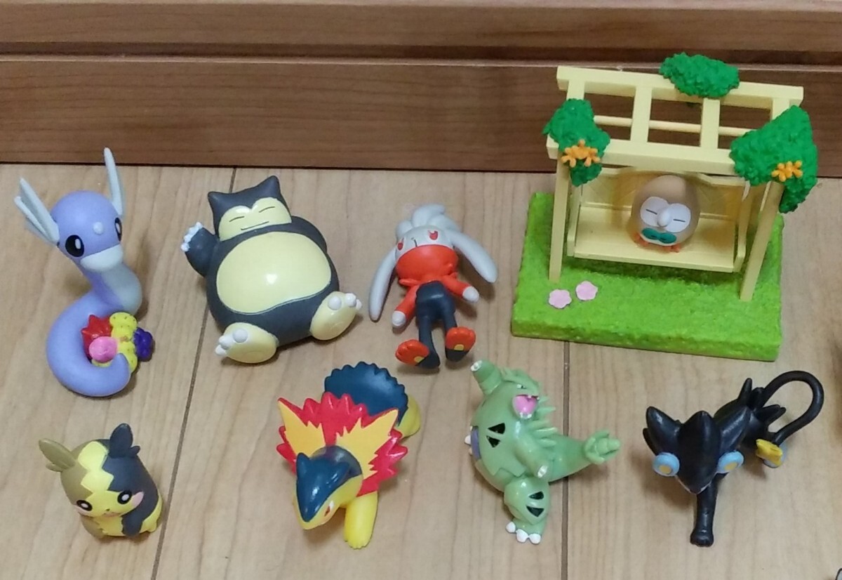 ポケモン モンコレフィギュアシリーズ約100体 食玩ピカチュウ ポケモン モンコレフィギュアシリーズ約100体 食玩ピカチュウ
