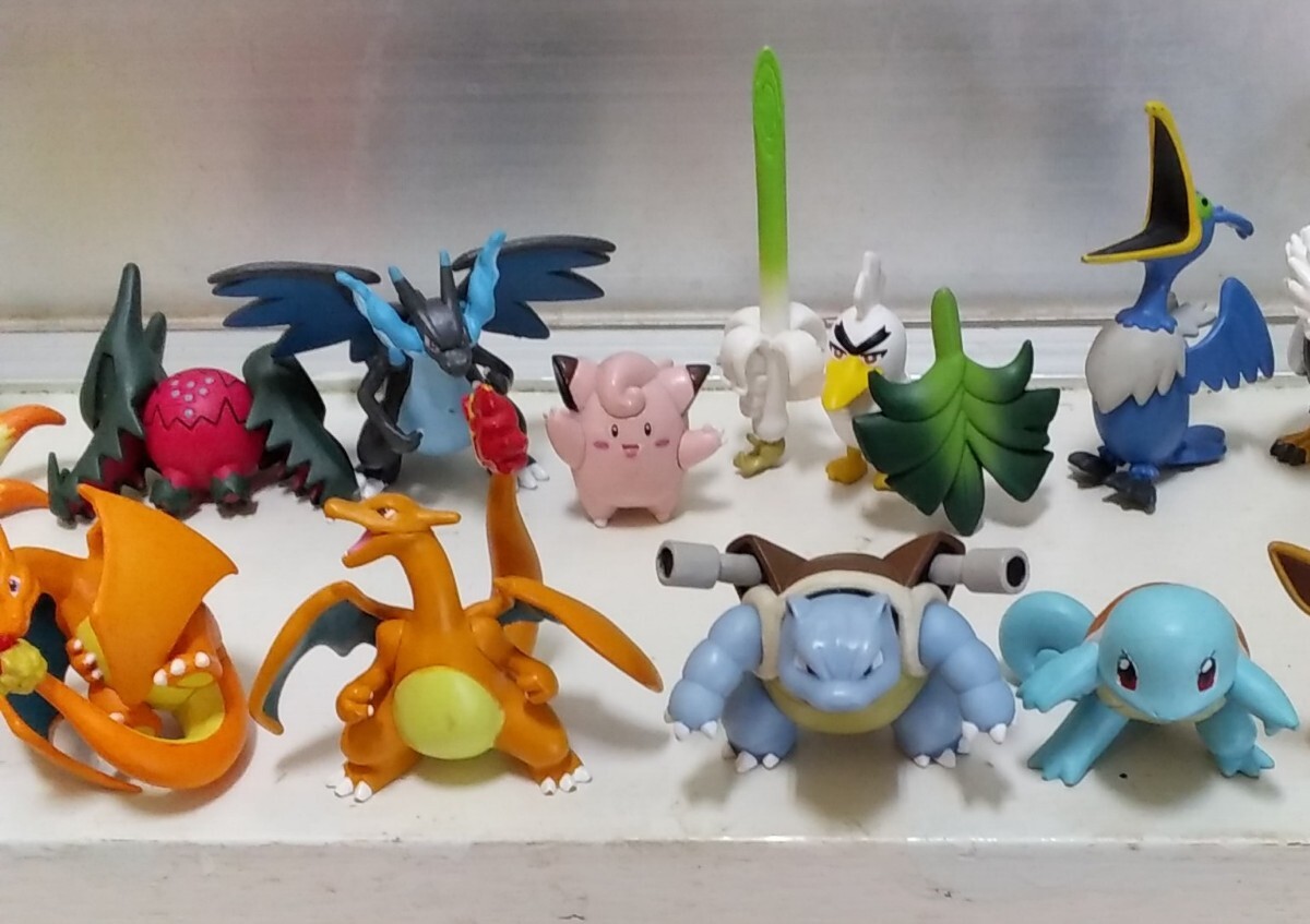 ポケモン モンコレフィギュアシリーズ約100体 食玩ピカチュウ ポケモン モンコレフィギュアシリーズ約100体 食玩ピカチュウ