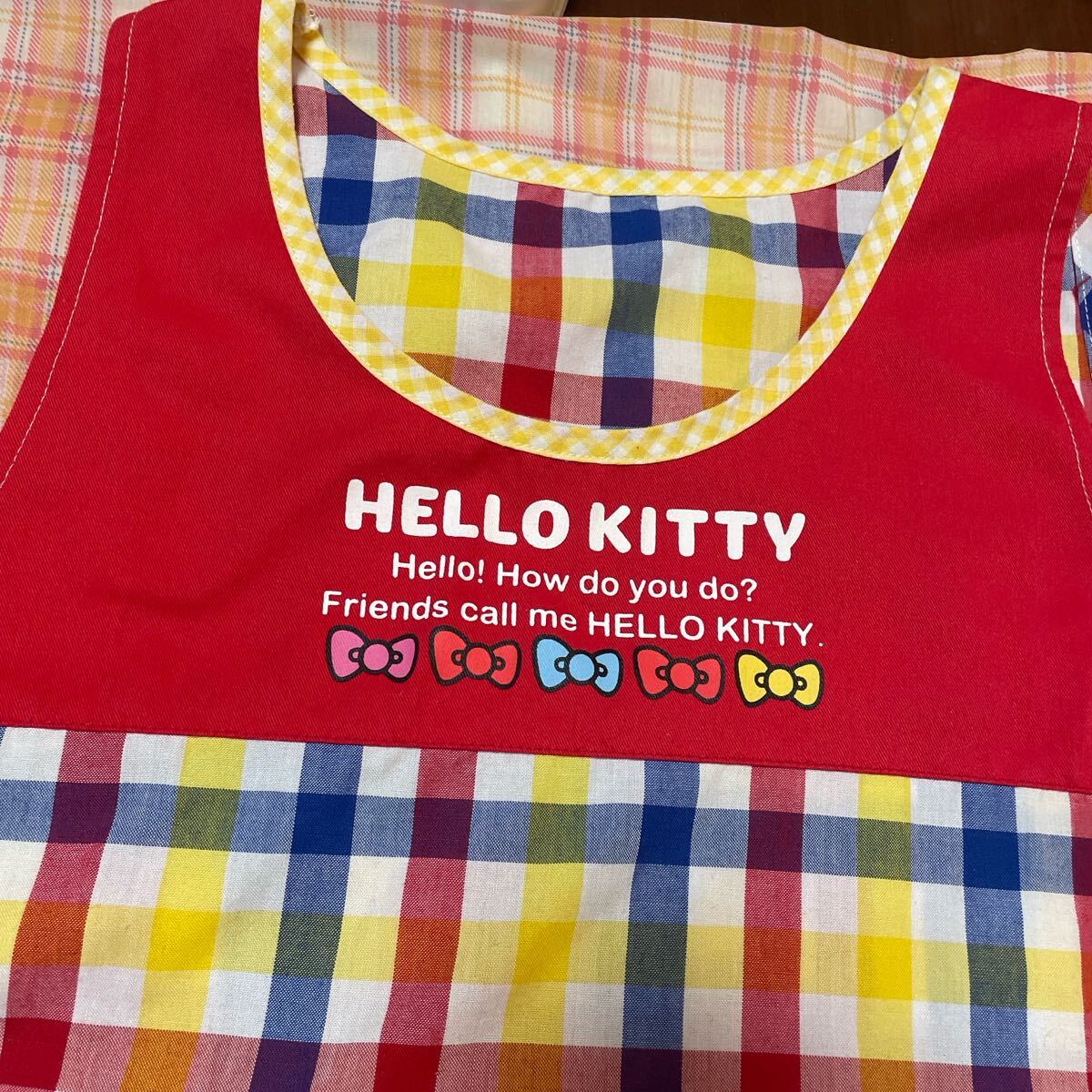 保育士 幼稚園 エプロン ハローキティ キティちゃん M-L 保育士 幼稚園 エプロン ハローキティ キティちゃん M-L