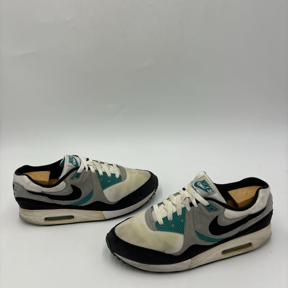 D ＊ 19年制 '人気モデル' NIKE ナイキ AIR MAX LIGHT エアマックス ライト LOW CUT スニーカー 26.5cm メンズ シューズ AO8285-103