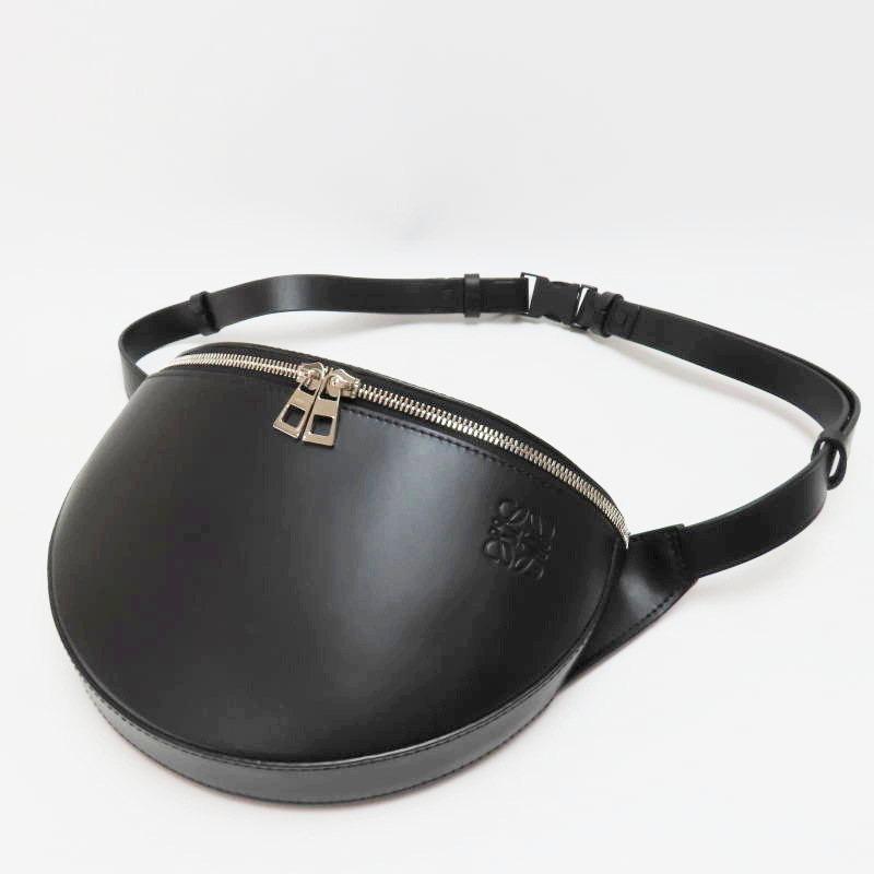 M04-k068 LOEWE ロエベ アナグラム ベジタブルカーフレザ― バムバッグ ボディバッグ ブラック B687D16X01