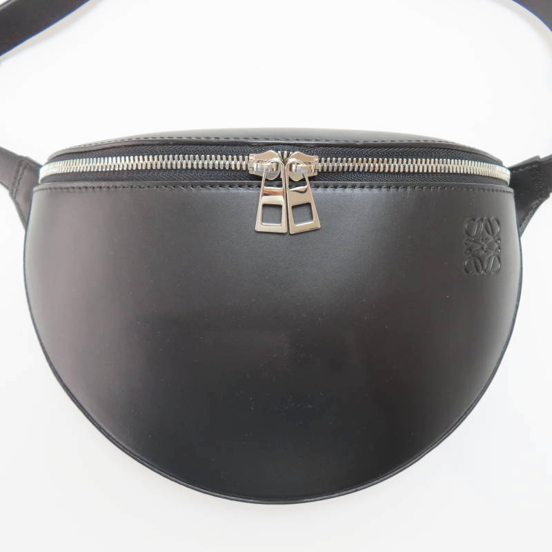 M04-k068 LOEWE ロエベ アナグラム ベジタブルカーフレザ― バムバッグ ボディバッグ ブラック B687D16X01