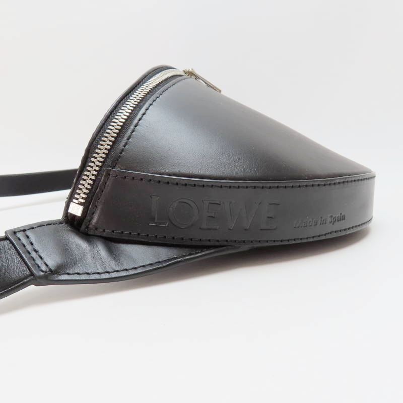 M04-k068 LOEWE ロエベ アナグラム ベジタブルカーフレザ― バムバッグ ボディバッグ ブラック B687D16X01