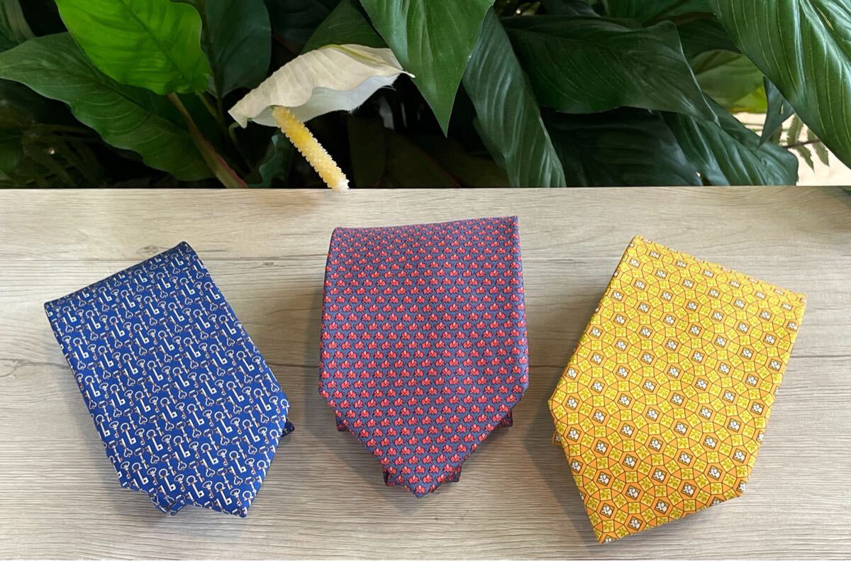 ★Salvatore Ferragamo★サルヴァトーレ フェラガモ イタリア制 ネクタイ 100％SILK 柄 ファッション 3本