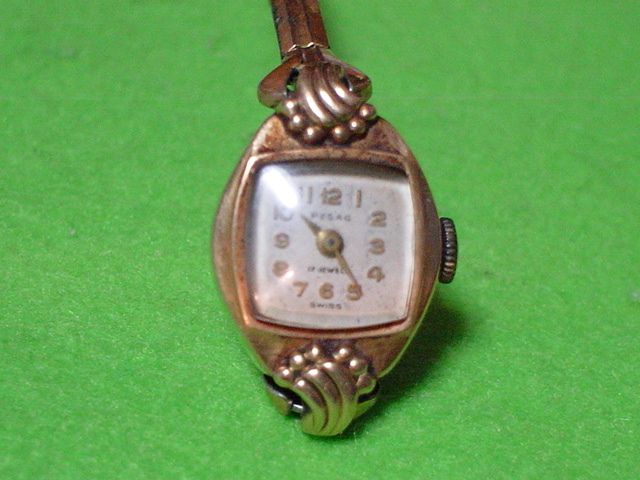 珍品 アンティーク 18K 0・750製 手巻き式 17石 PESAG 珍品 アンティーク 18K 0・750製 手巻き式 17石 PESAG