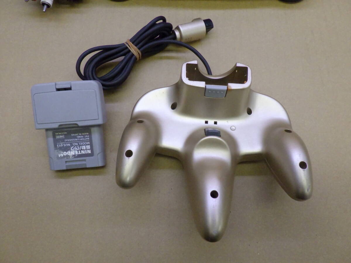 動作品 任天堂 NINTENDO64 ニンテンドー64 NUS-001 ゴールド色 動作品 任天堂 NINTENDO64 ニンテンドー64 NUS-001 ゴールド色