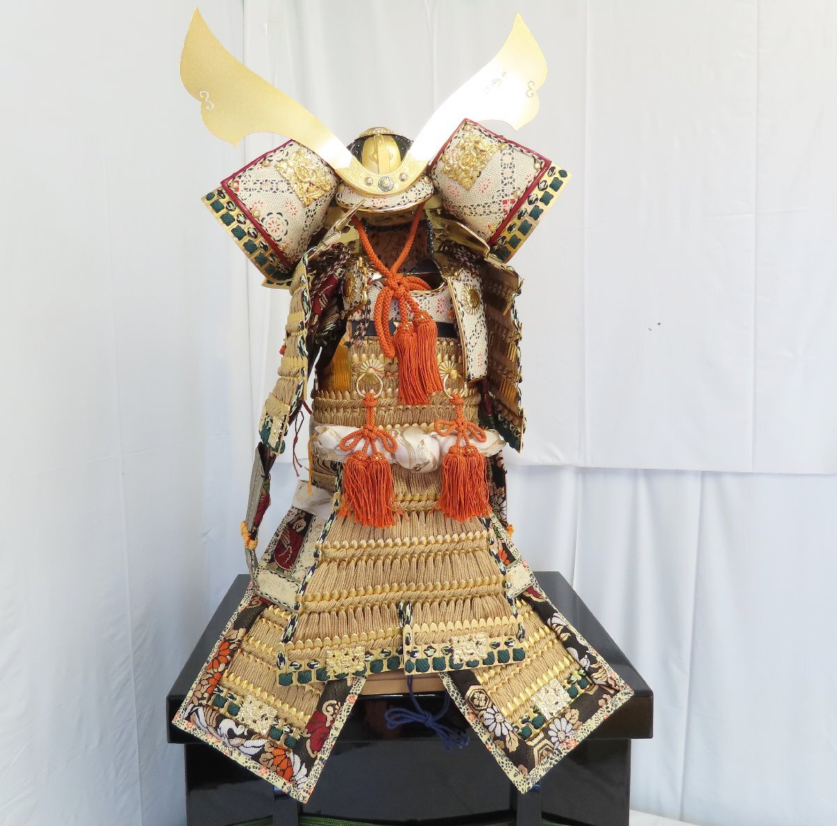 140☆上原玉鳳 作 鎌倉 金小札梨地黄糸威之大鎧 12号 兜飾り 鎧 140☆上原玉鳳 作 鎌倉 金小札梨地黄糸威之大鎧 12号 兜飾り 鎧