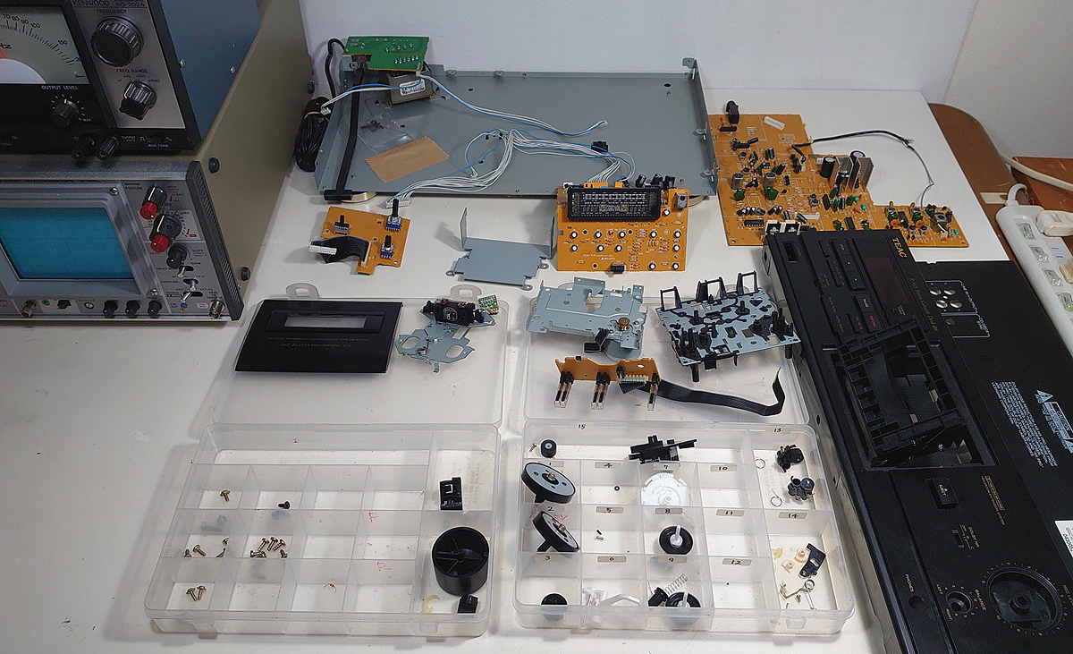 オーバーホール品】TEAC カセットデッキ「R-565」再生・録音動作 オーバーホール品】TEAC カセットデッキ「R-565」再生・録音動作