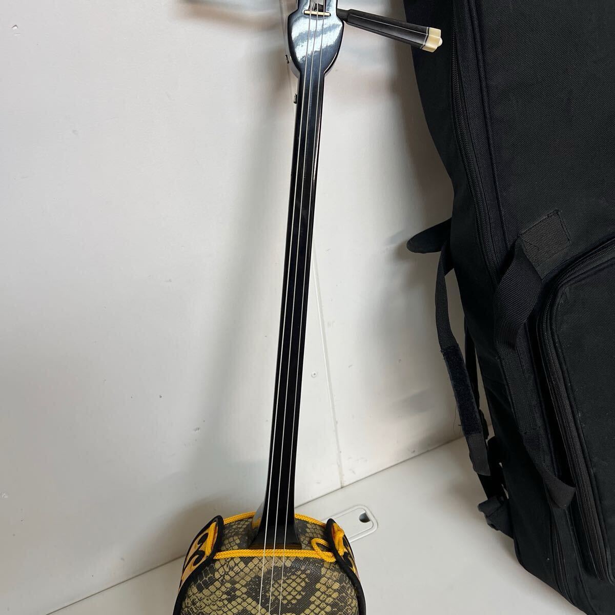 H1411 和楽器 三味線 弦楽器 沖縄三線 蛇柄 蛇味線(本体)|売買 H1411 和楽器 三味線 弦楽器 沖縄三線 蛇柄 蛇味線(本体)|売買