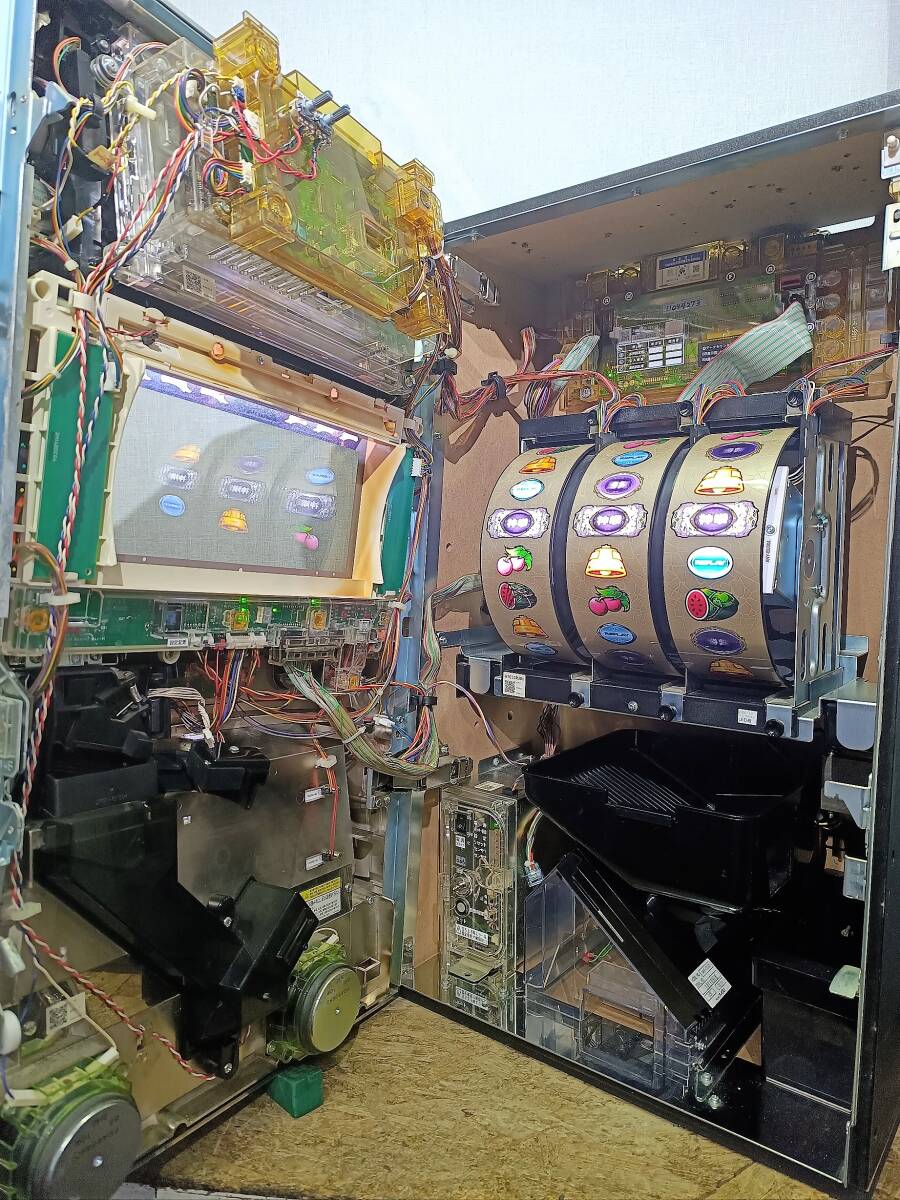 ☆ サミー パチスロ北斗の拳 転生の章 不要機つき実機 5号機 ☆ サミー パチスロ北斗の拳 転生の章 不要機つき実機 5号機