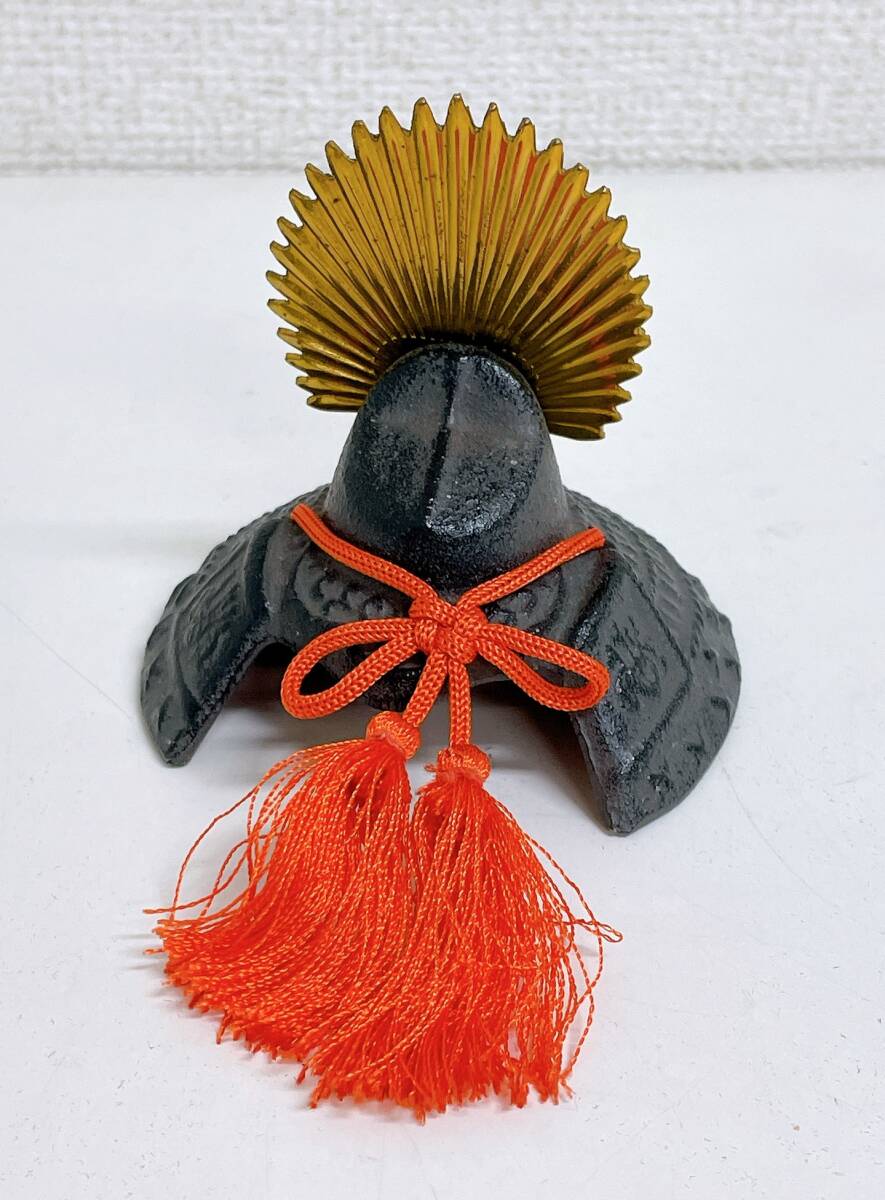 【開(kāi)運(yùn) 出世兜飾り 太閤秀吉(たいこうひでよし)黃金の豆兜】鉄制/高さ7.5cm/戦國(guó)武將/豊臣秀吉 兜/記念品/K74-035