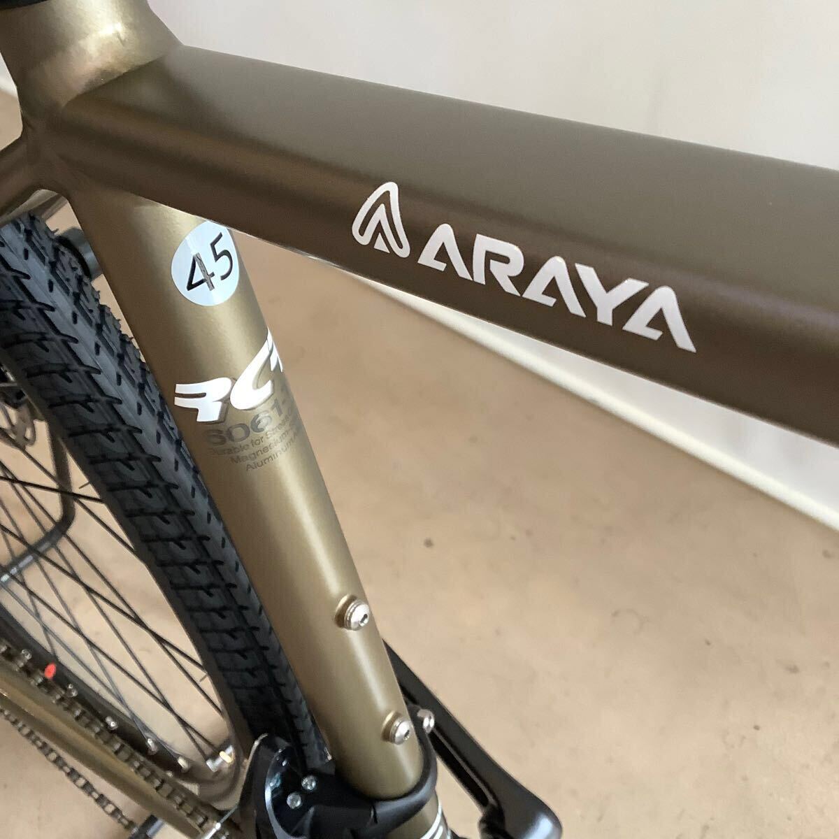新品未使用アラヤ グラベル『MFT/マディフォックス ツーリング』軽量アルミフレーム　シマノソラ　ディスクブレーキ　2025最新モデル