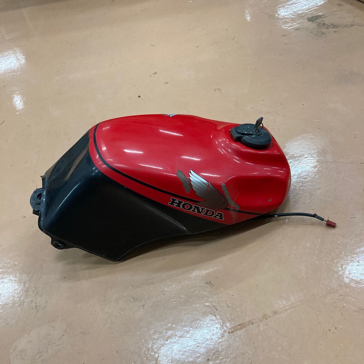 cbr400f純正タンクの値段と価格推移は?|238件の売買データから cbr400f純正タンクの値段と価格推移は?|238件の売買データから