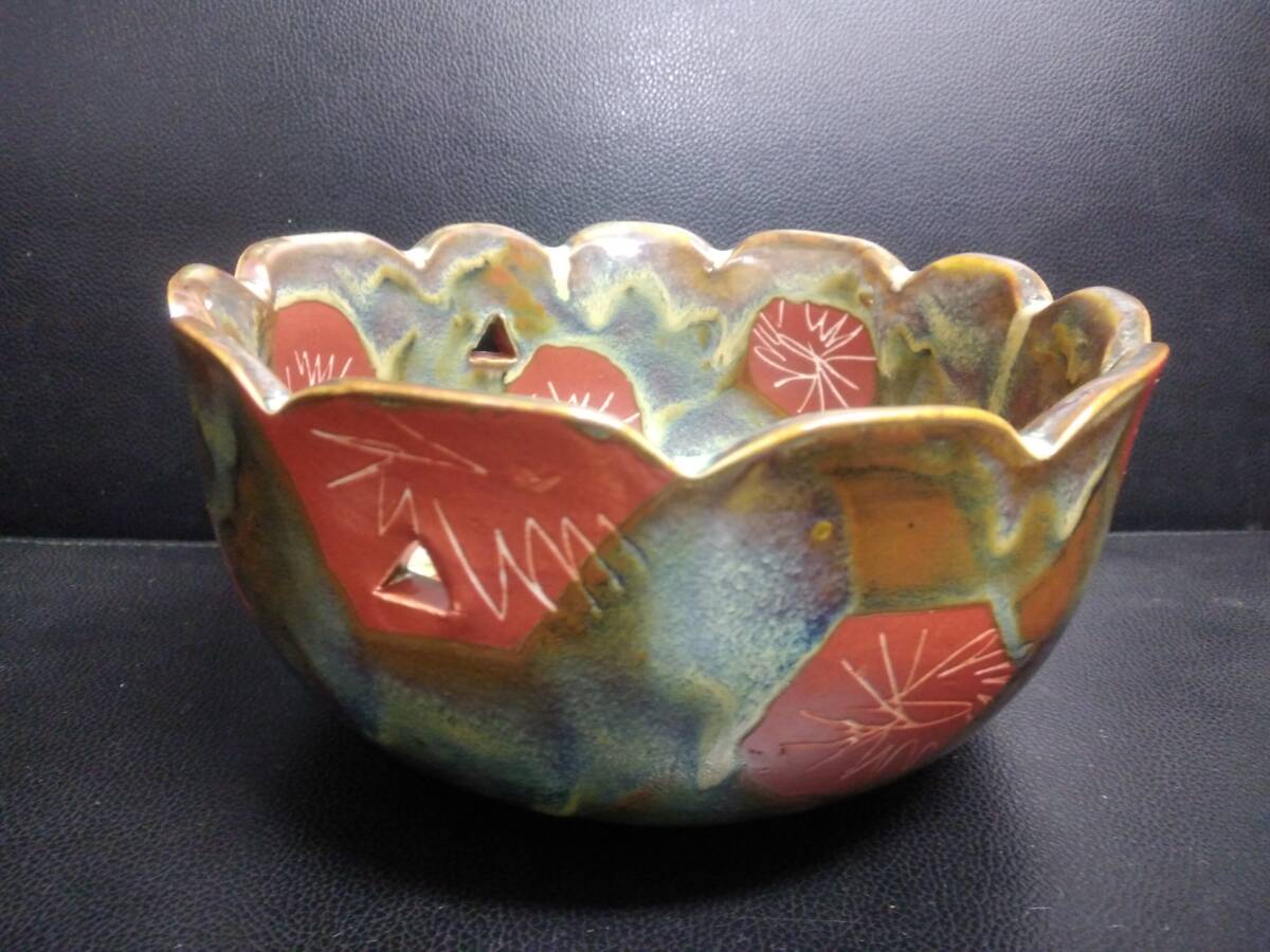 《食器》銘無「陶磁器：ほおずきのような模様 菓子鉢」 高さ：約10.3cm・口直径：約19.9cm ホオズキ 菓子器 大鉢 和食器_画像2