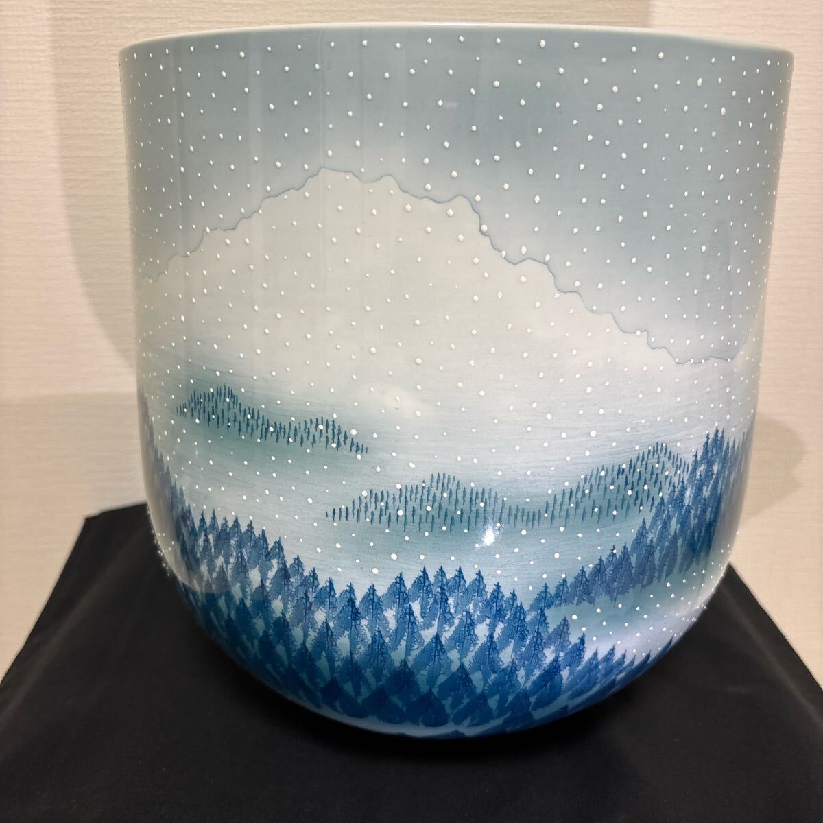 藤井朱明 壺 飾り壺 花器 日展人気作家 花瓶 有田焼 人間国宝 共 藤井朱明 壺 飾り壺 花器 日展人気作家 花瓶 有田焼 人間国宝 共