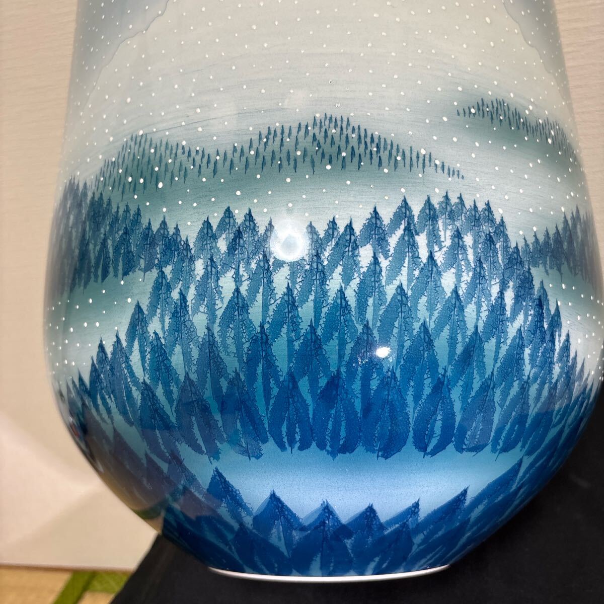 藤井朱明 壺 飾り壺 花器 日展人気作家 花瓶 有田焼 人間国宝 共 藤井朱明 壺 飾り壺 花器 日展人気作家 花瓶 有田焼 人間国宝 共