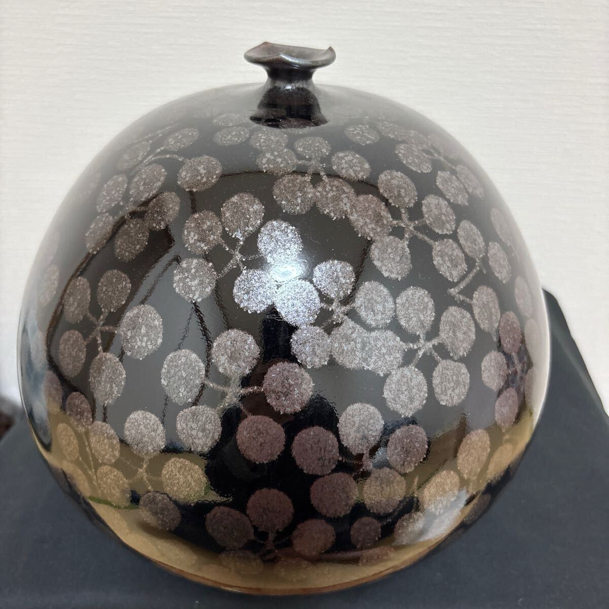 藤井朱明 壺 飾り壺 花器 日展人気作家 花瓶 有田焼 人間国宝 共 藤井朱明 壺 飾り壺 花器 日展人気作家 花瓶 有田焼 人間国宝 共