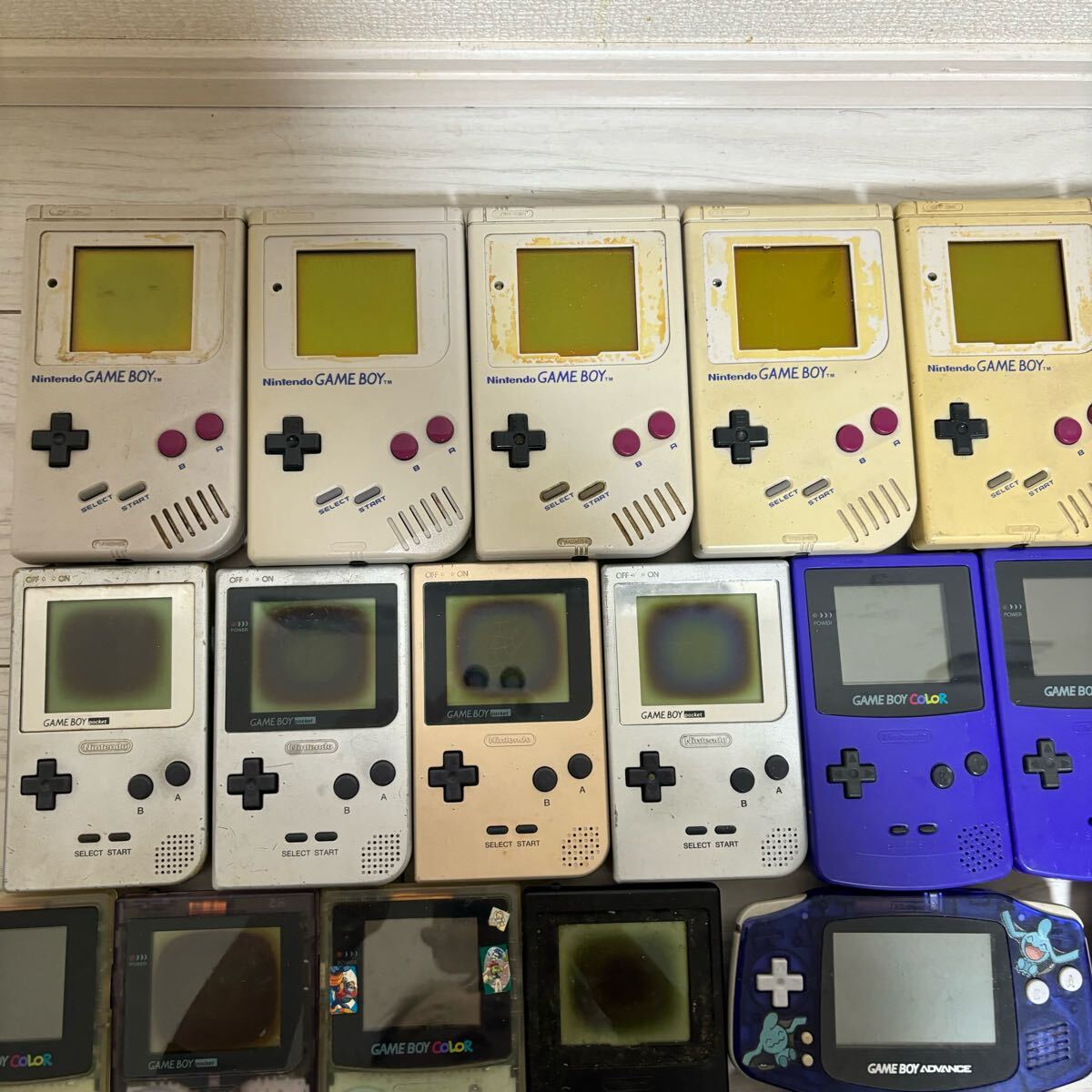 任天堂 ゲームボーイ DMG-01 ゲームボーイカラーCGB-001 任天堂 ゲームボーイ DMG-01 ゲームボーイカラーCGB-001
