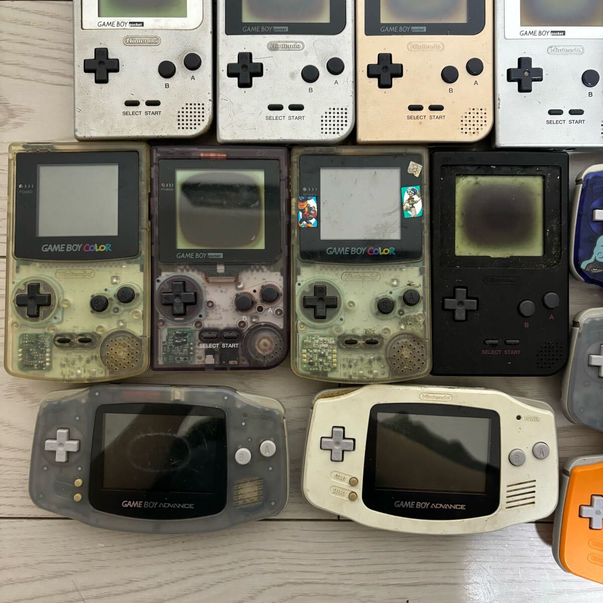 任天堂 ゲームボーイ DMG-01 ゲームボーイカラーCGB-001 任天堂 ゲームボーイ DMG-01 ゲームボーイカラーCGB-001