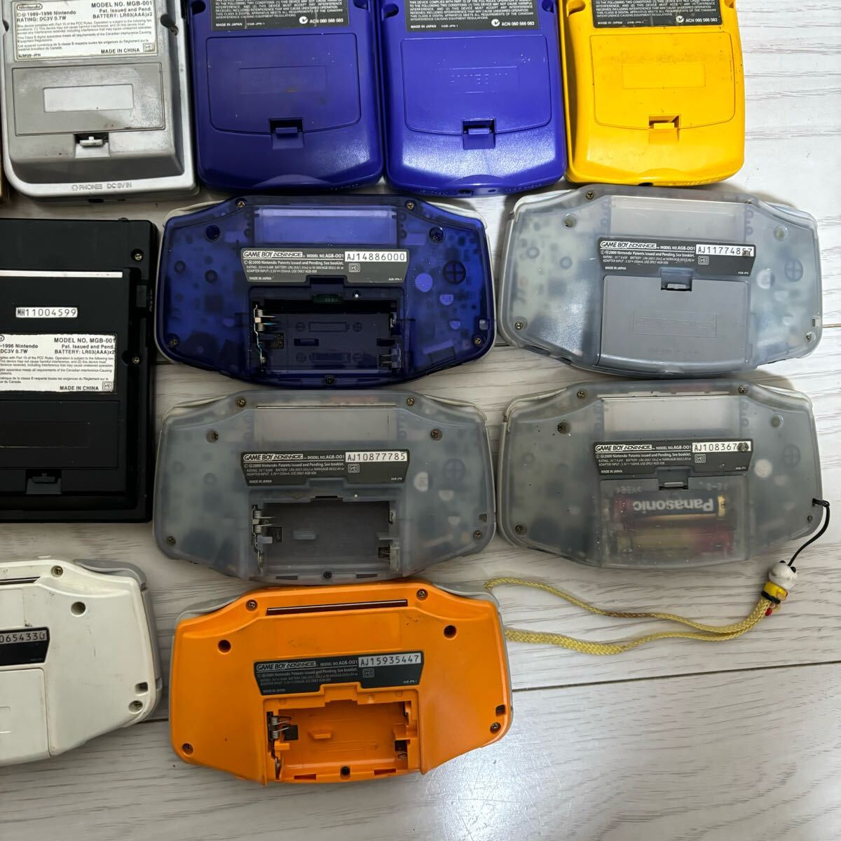 任天堂 ゲームボーイ DMG-01 ゲームボーイカラーCGB-001 任天堂 ゲームボーイ DMG-01 ゲームボーイカラーCGB-001