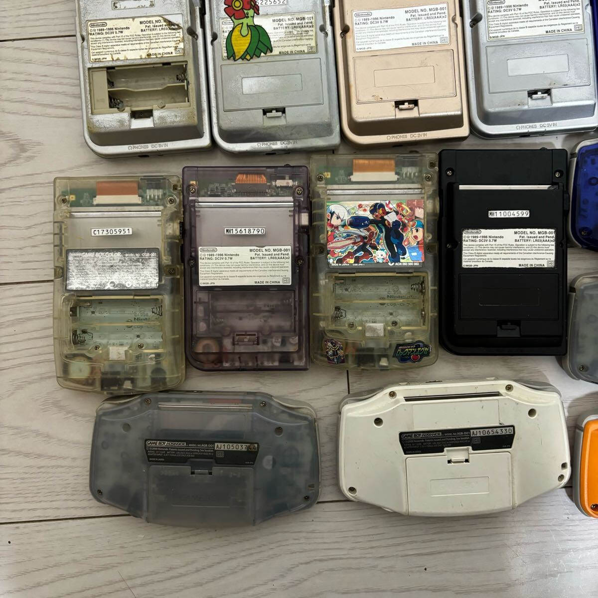 任天堂 ゲームボーイ DMG-01 ゲームボーイカラーCGB-001 任天堂 ゲームボーイ DMG-01 ゲームボーイカラーCGB-001