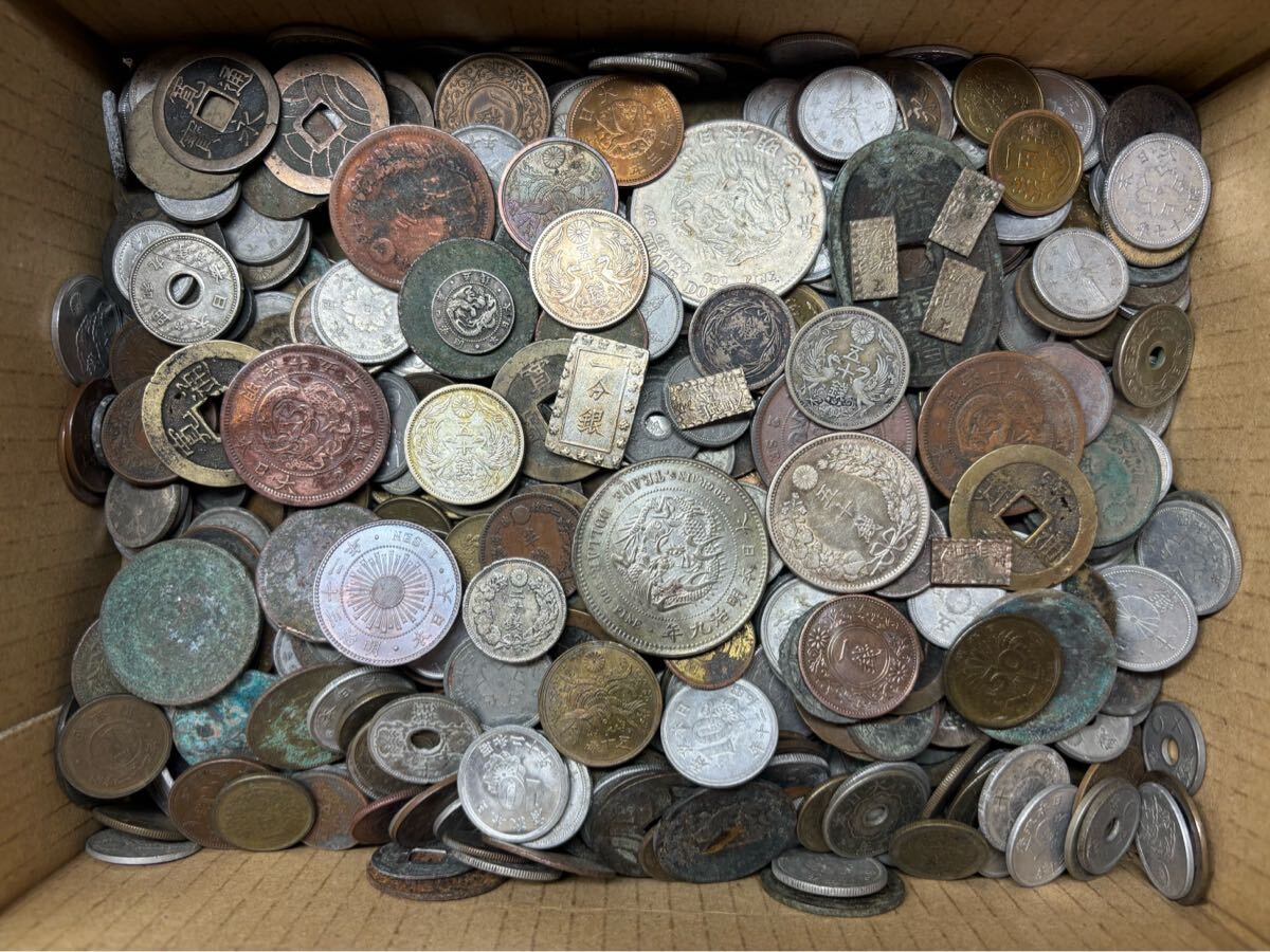 日本古銭まとめ約1.9Kg 銀貨銅貨穴銭一分銀寛永通宝天保通宝龍図 日本古銭まとめ約1.9Kg 銀貨銅貨穴銭一分銀寛永通宝天保通宝龍図