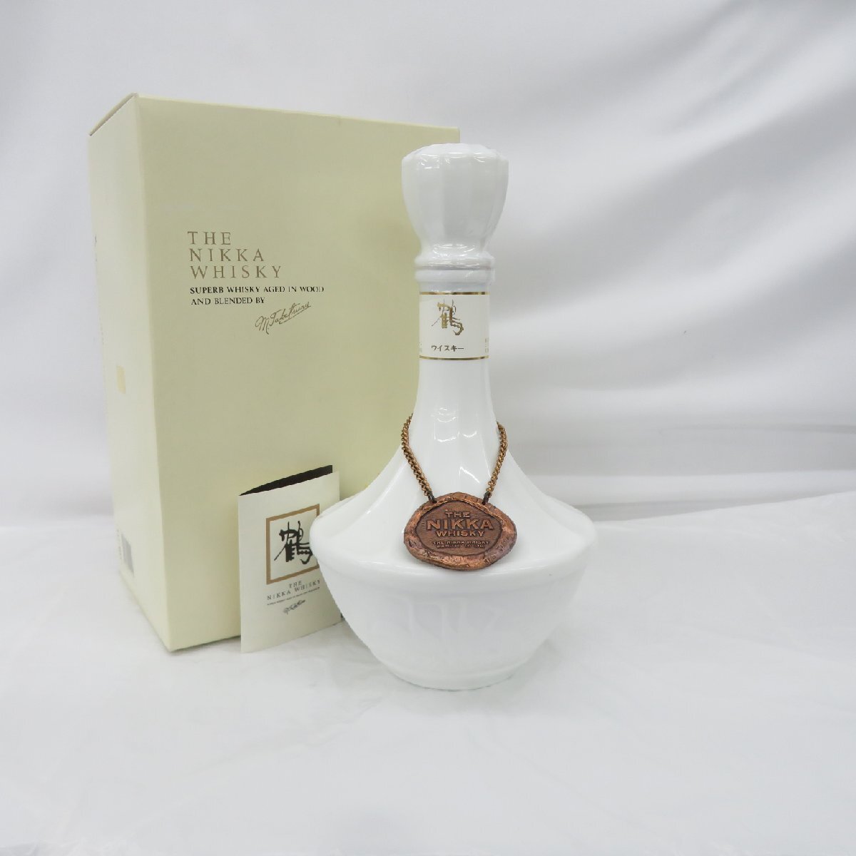 未開栓】NIKKA ザ・ニッカ 鶴 陶器ボトル ウイスキー 700ml 43 未開栓】NIKKA ザ・ニッカ 鶴 陶器ボトル ウイスキー 700ml 43