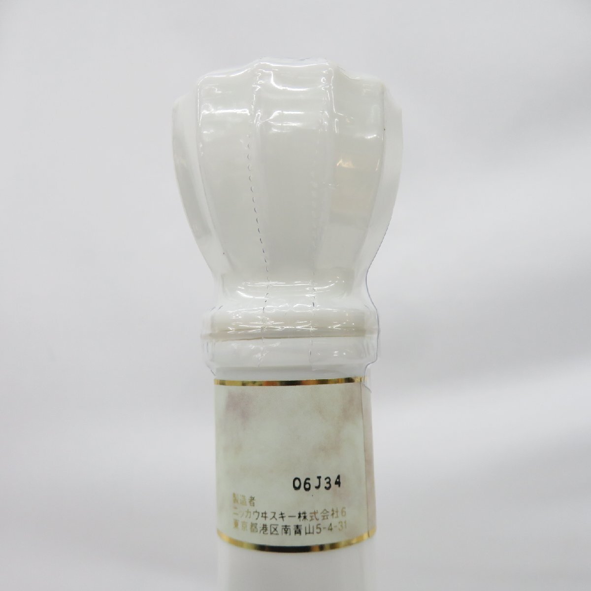 未開栓】NIKKA ザ・ニッカ 鶴 陶器ボトル ウイスキー 700ml 43 未開栓】NIKKA ザ・ニッカ 鶴 陶器ボトル ウイスキー 700ml 43