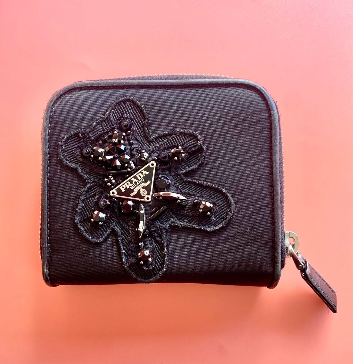 ☆PRADA☆ プラダ ベアーモチーフ二つ折り財布 PRADAロゴ ☆PRADA☆ プラダ ベアーモチーフ二つ折り財布 PRADAロゴ
