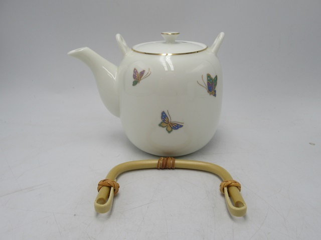 〓1)庫山窯 美濃焼 茶器セット 急須 湯呑/茶碗 5客 白磁 金彩 〓1)庫山窯 美濃焼 茶器セット 急須 湯呑/茶碗 5客 白磁 金彩