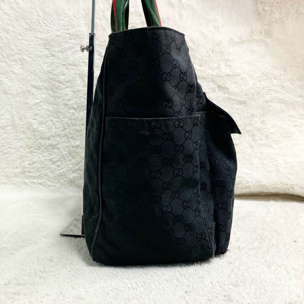 美品 GUCCI グッチ トートバッグ シェリーライン ロゴ A4可 肩 美品 GUCCI グッチ トートバッグ シェリーライン ロゴ A4可 肩