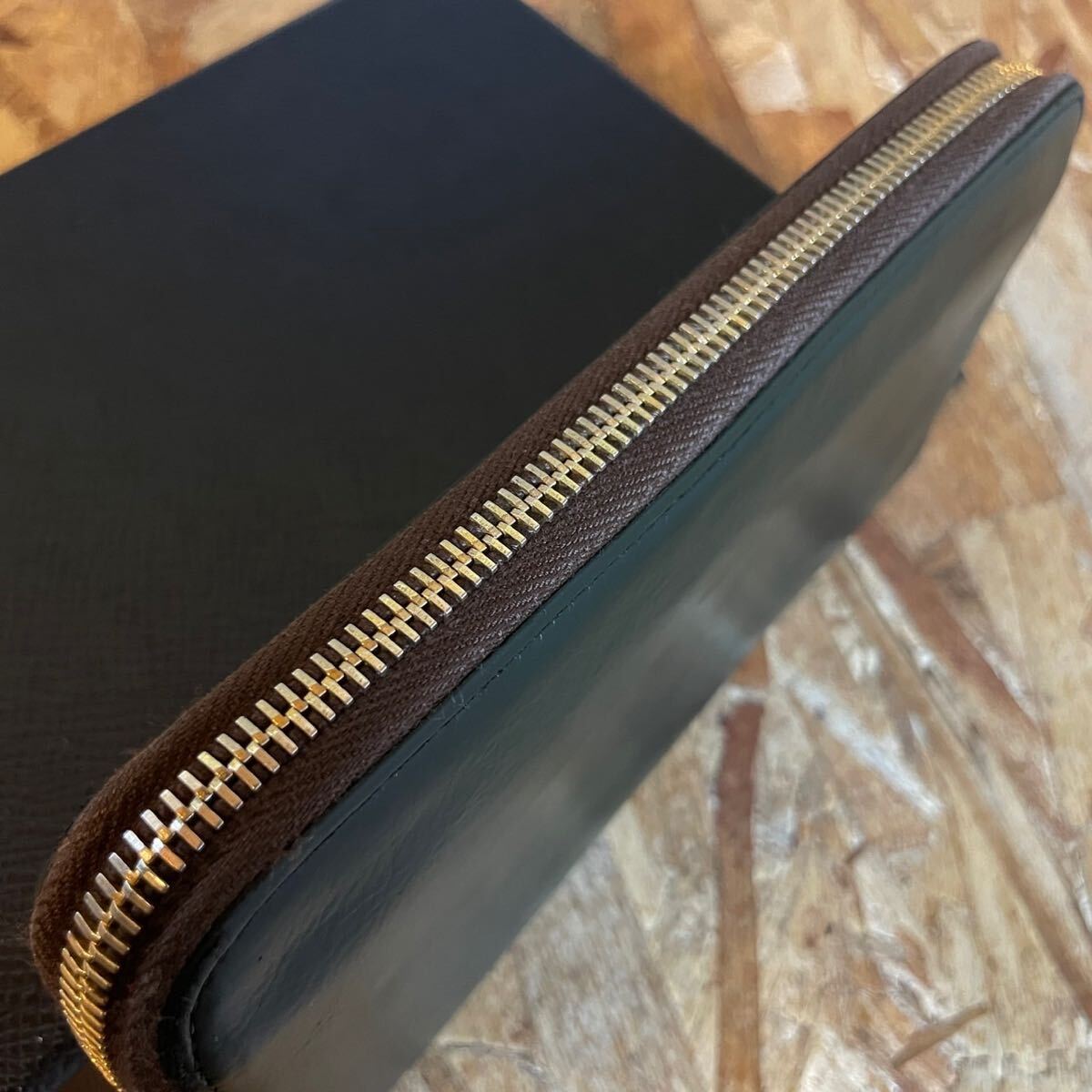 一円 美品 PRADA プラダ ラウンドファスナー サフィアーノレザー 一円 美品 PRADA プラダ ラウンドファスナー サフィアーノレザー