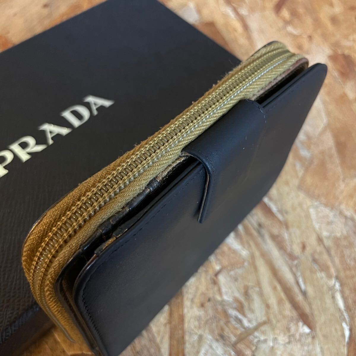 1円 美品 PRADA プラダ サフィアーノレザー ラウンドファスナー 1円 美品 PRADA プラダ サフィアーノレザー ラウンドファスナー